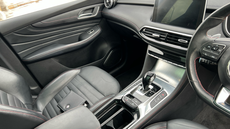 MG Hs 1.5 T-GDI Exclusive 5dr DCT Petrol Hatchback